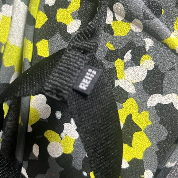 Brand new flip flops - Picture 3 of 3